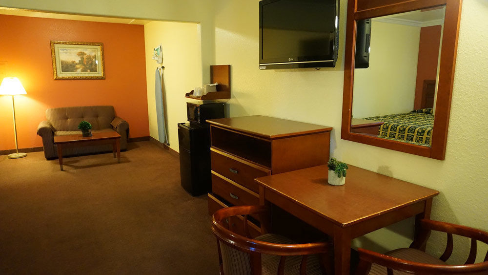 Regency Inn&Suites Downey Exterior foto