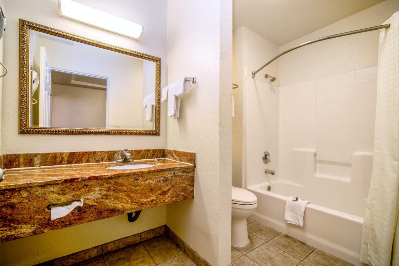 Regency Inn&Suites Downey Exterior foto